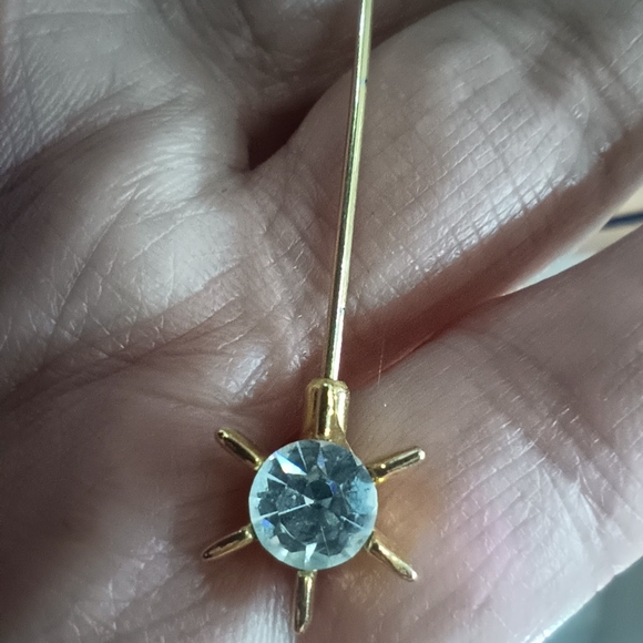 Vintage Gold Tone Cameo Stick Pin with Crystal Rhinestone - Picture 3 of 13
